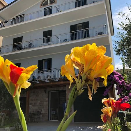 A Casa Di Alice Lägenhet Bashkia e Orikumit Exteriör bild