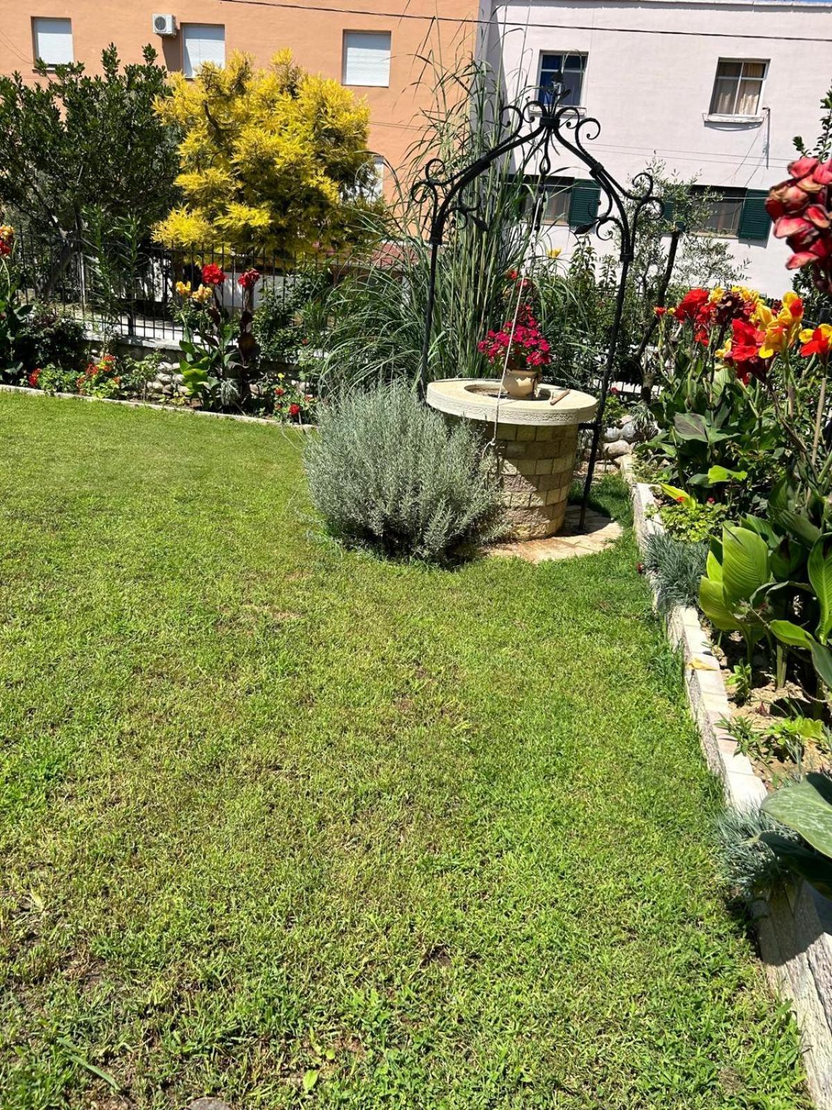 A Casa Di Alice Lägenhet Bashkia e Orikumit Exteriör bild